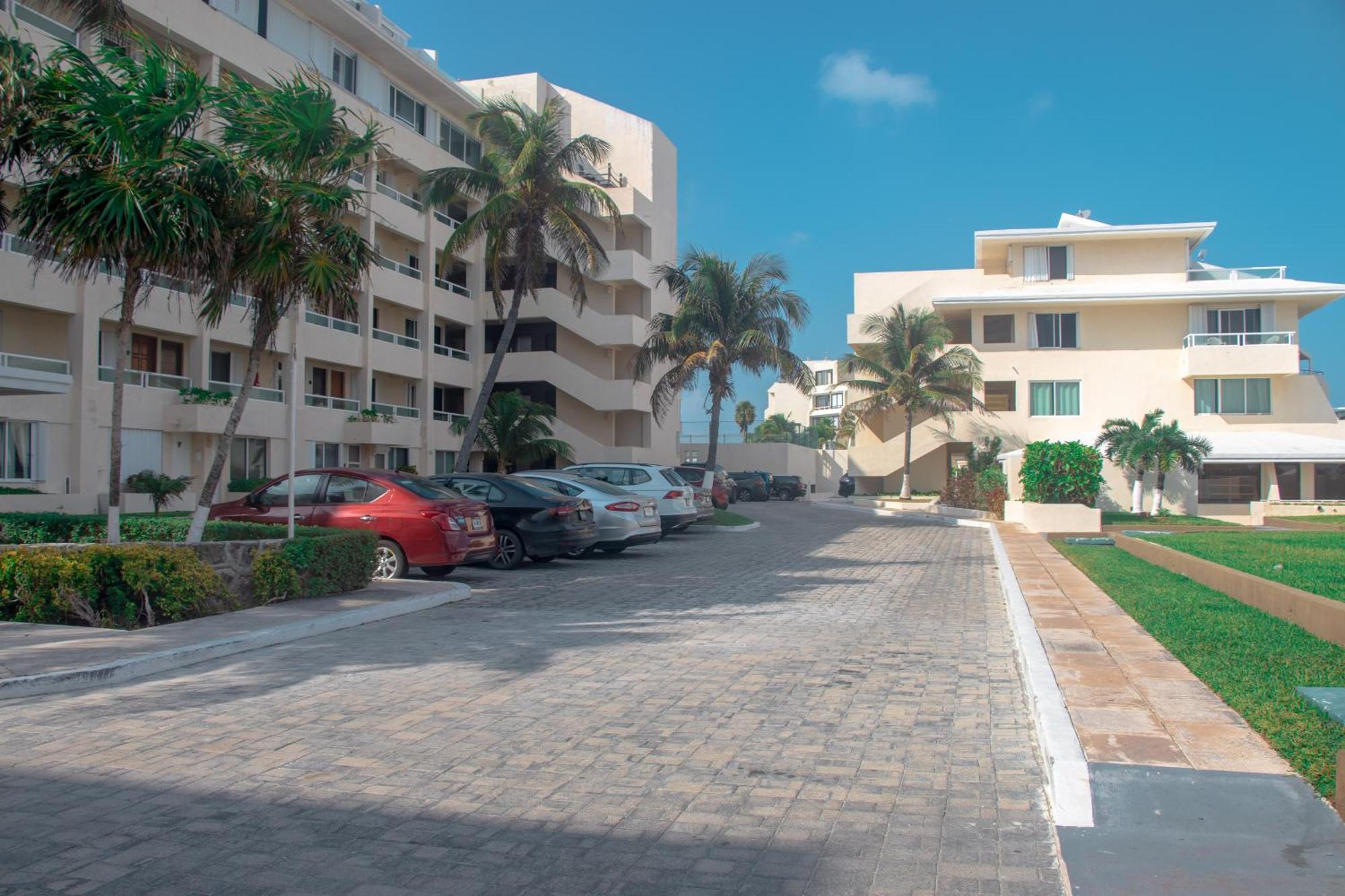 Beachfront Apartments Cancún Exterior foto